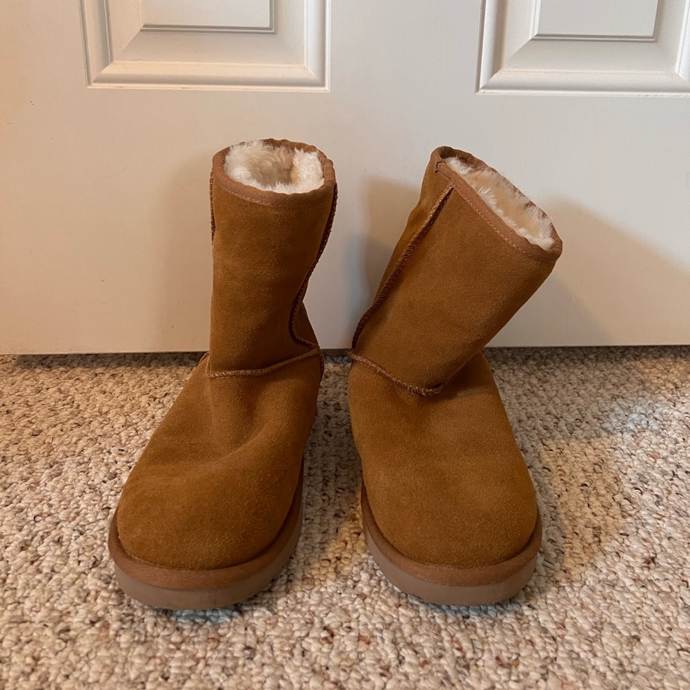 Women’s Short Koolabura by Ugg